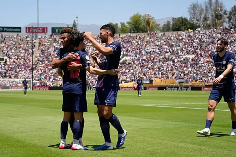 فيتينيا باريس وأتلتيكو